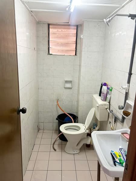 Apartment for Sale at Pangsapuri Lotus (Teratai) - Chow Kok Toong - Bathroom - PropertyGuru.com.my