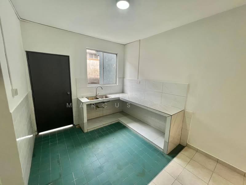 Rumah Teres 2 Tingkat untuk Dijual di Taman Perling (Perling) - Marcus Tey - Kitchen - PropertyGuru.com.my
