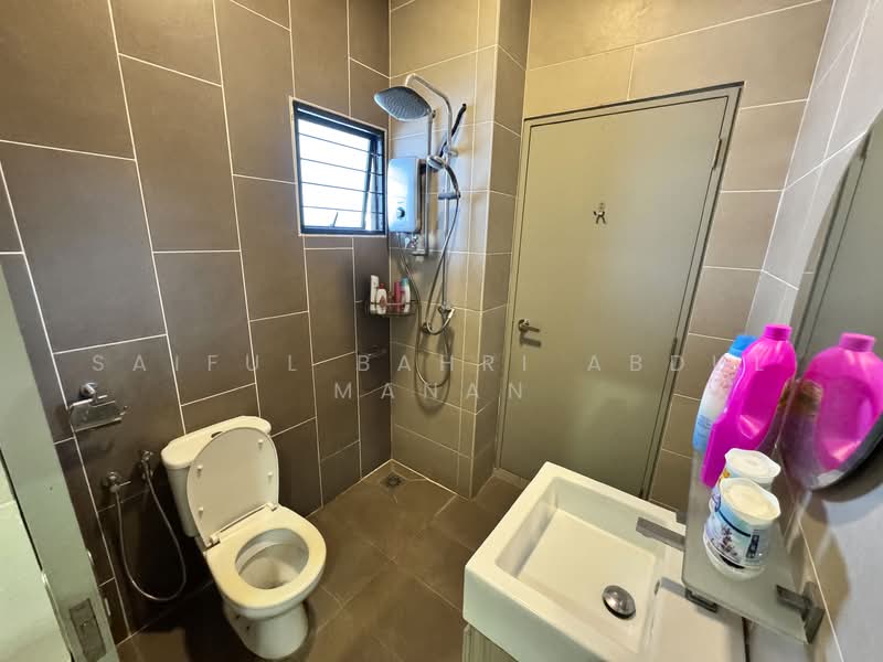 2-storey Terraced House for Sale in Kota Warisan (Sepang) - Saiful Bahri Abdul Manan - Bathroom - PropertyGuru.com.my