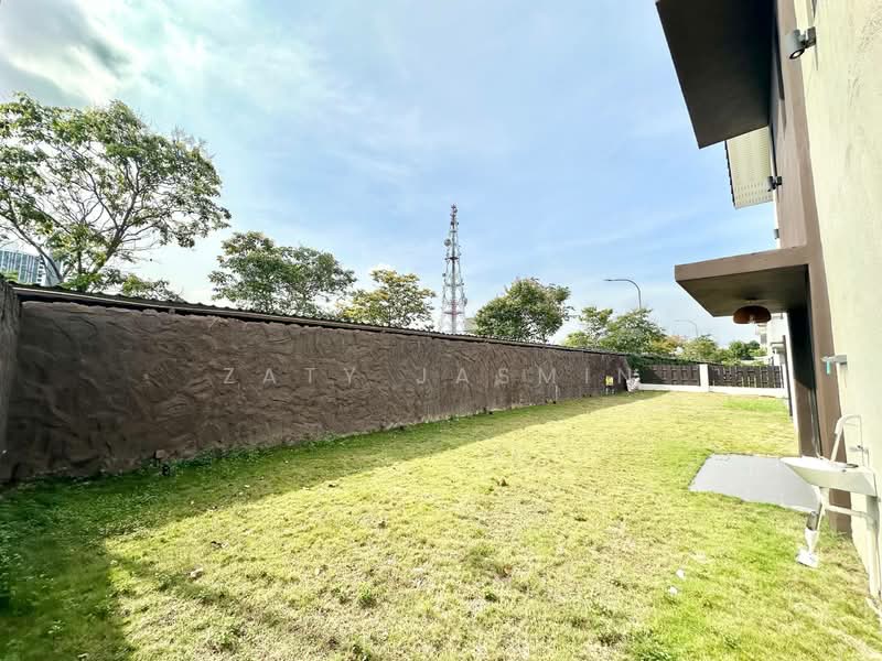 2.5-storey Terraced House for Sale in Seksyen 16 (Shah Alam) - Zaty Jasmin - Garden - PropertyGuru.com.my