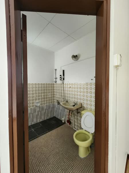 Rumah Teres 2 Tingkat untuk Disewa di SS 21, Damansara Utama (Petaling Jaya) - Lisa Low - Bathroom - PropertyGuru.com.my