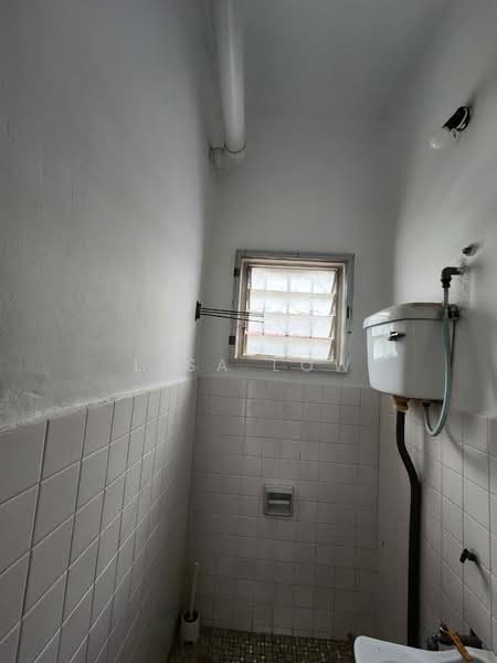 Rumah Teres 2 Tingkat untuk Disewa di SS 21, Damansara Utama (Petaling Jaya) - Lisa Low - Bathroom - PropertyGuru.com.my