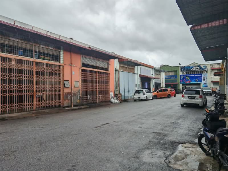 Factory for Rent in Taman Industri Bolton (Batu Caves) - Kent Goey - Exterior - PropertyGuru.com.my
