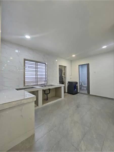 Rumah Teres 2 Tingkat untuk Dijual di Taman Desa Jaya (Johor Bahru) - Yoland . - Kitchen - PropertyGuru.com.my