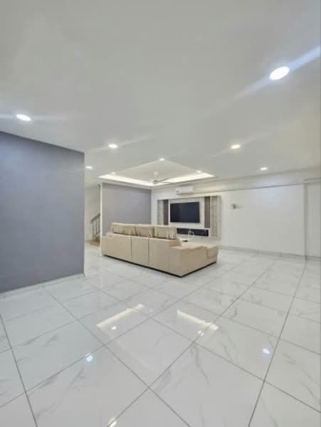 Rumah Teres 2 Tingkat untuk Dijual di Taman Desa Jaya (Johor Bahru) - Yoland . - Living Room - PropertyGuru.com.my
