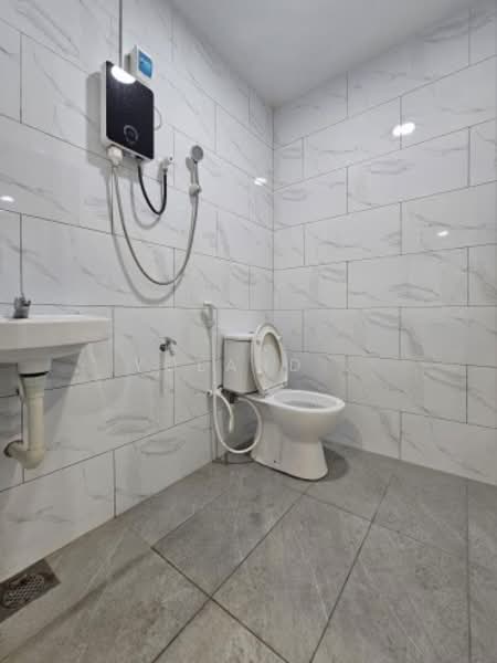 Rumah Teres 2 Tingkat untuk Dijual di Taman Desa Jaya (Johor Bahru) - Yoland . - Bathroom - PropertyGuru.com.my