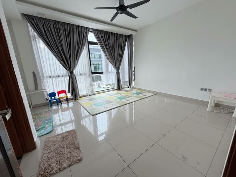 Rumah Kluster untuk Dijual di Taman Mutiara Mas (Skudai) - Wong Yi Xin - Living Room - PropertyGuru.com.my