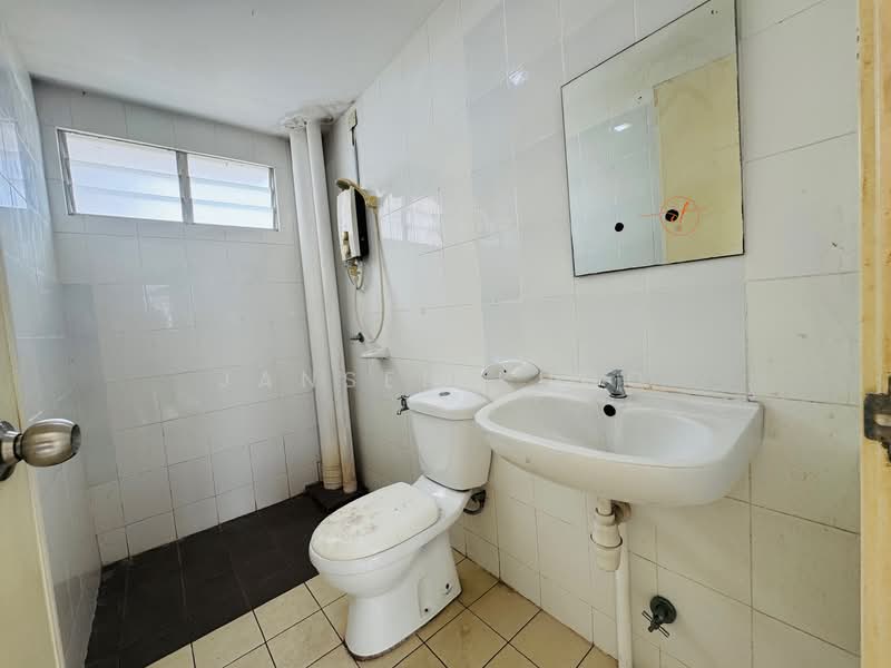 Apartment for Sale at Seri Jati - Jansen Khoo - Bathroom - PropertyGuru.com.my