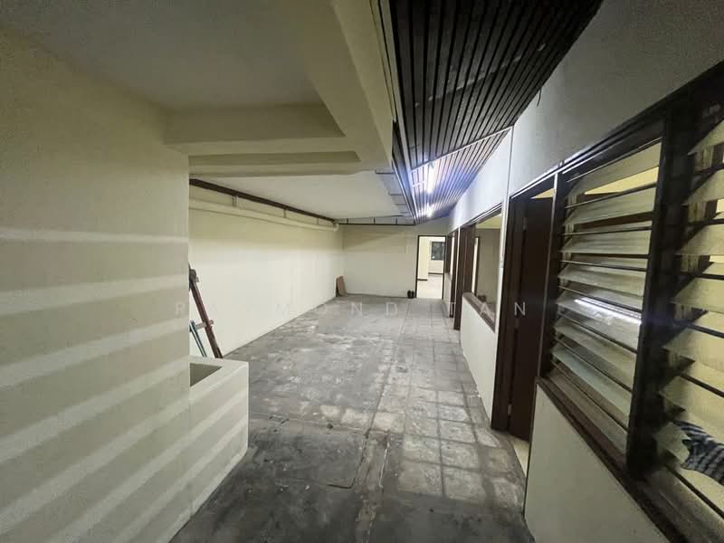 Office for Rent in Petaling Jaya (Selangor) - Raymond Tan - Corridor - PropertyGuru.com.my