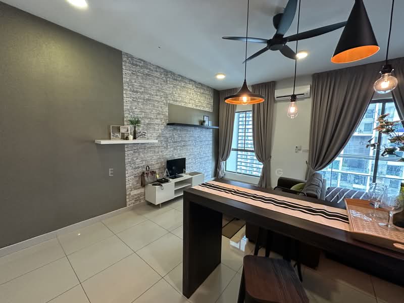 Servis Apartment untuk Disewa di Cybersquare - Ethan Yong - Living Room - PropertyGuru.com.my