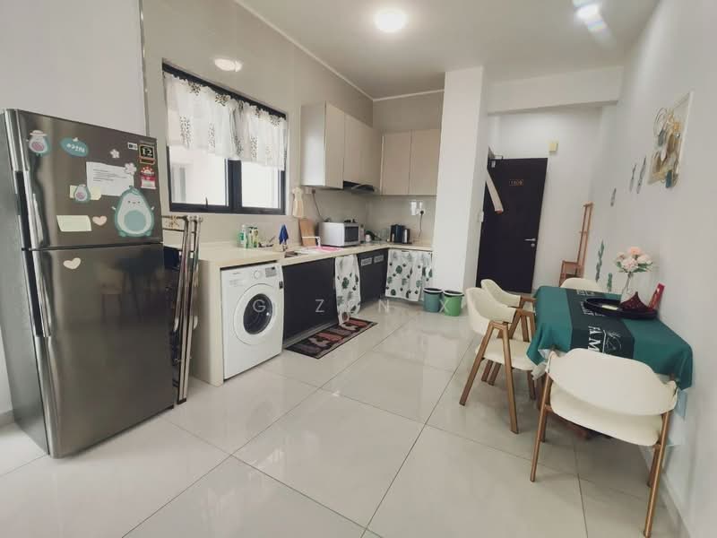 Condominium for Sale at Amberside @ Country Garden Danga Bay - NG ZEN XI - Kitchen - PropertyGuru.com.my