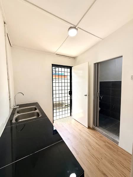 Rumah Teres 2-Tingkat untuk Dijual di Simpang Renggam (Johor) - Marcus Tey - Kitchen - PropertyGuru.com.my