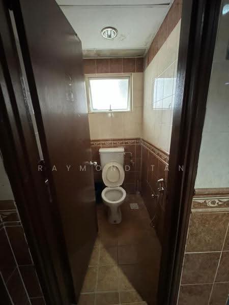 Office for Rent in Bandar Damansara Perdana (Damansara Perdana) - Raymond Tan - Bathroom - PropertyGuru.com.my