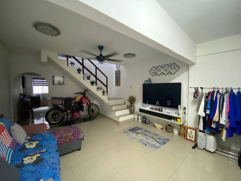 Rumah Teres 2 Tingkat untuk Dijual di Pandan Jaya (Ampang) - Izzah Alias - Living Room - PropertyGuru.com.my