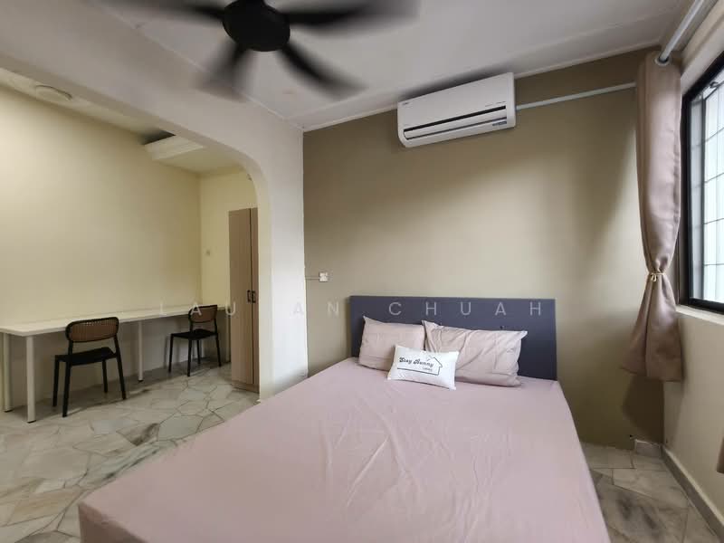 Rumah Teres 2 Tingkat untuk Disewa di Taman Sea (Petaling Jaya) - Lauran Chuah - Bedroom - PropertyGuru.com.my