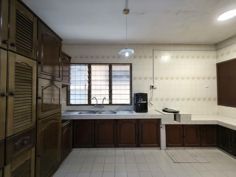 Rumah Teres 2 Tingkat untuk Disewa di Taman Sea (Petaling Jaya) - Lauran Chuah - Kitchen - PropertyGuru.com.my