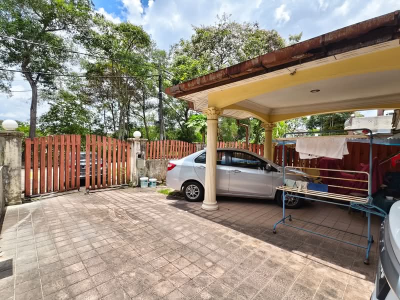 2-storey Terraced House for Sale in Taman Molek (Johor Bahru) - Jesserine Neo - Exterior - PropertyGuru.com.my