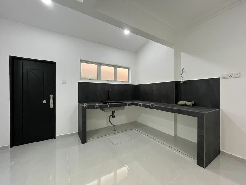 Rumah Teres 2 Tingkat untuk Dijual di Sungai Long (Bandar Sungai Long) - Ray Foo - Kitchen - PropertyGuru.com.my