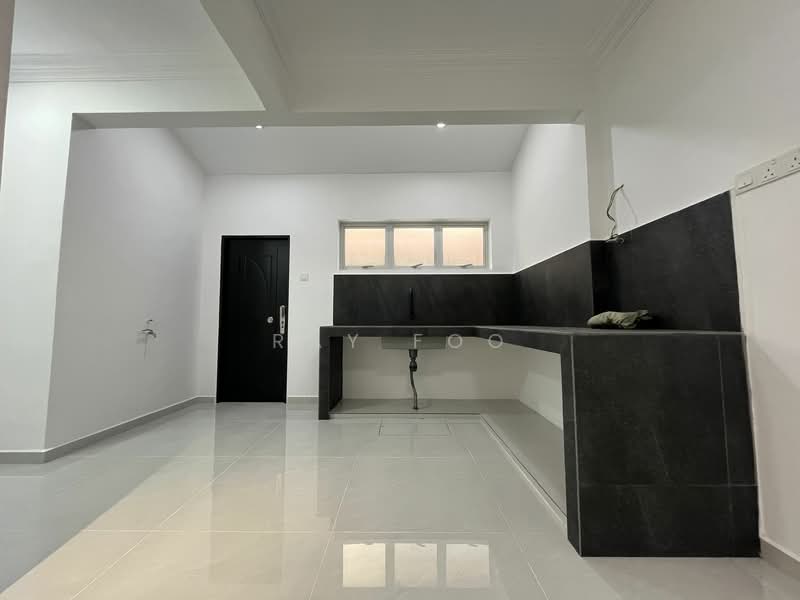 Rumah Teres 2 Tingkat untuk Dijual di Sungai Long (Bandar Sungai Long) - Ray Foo - Kitchen - PropertyGuru.com.my
