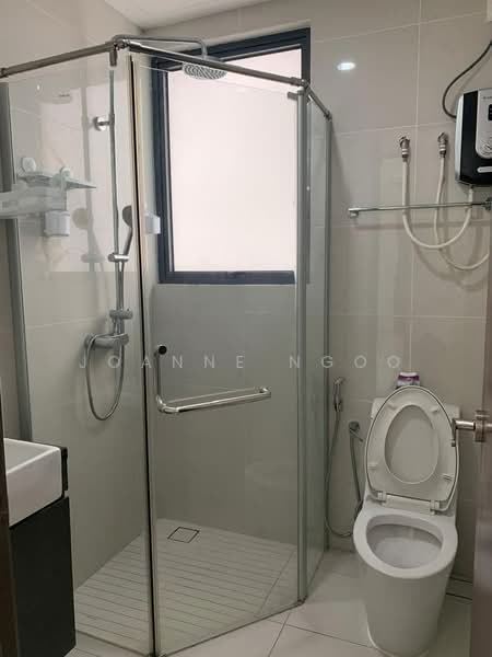 Condominium for Rent at Kings Bay @ Country Garden Danga Bay - Joanne Ngoo - Bathroom - PropertyGuru.com.my