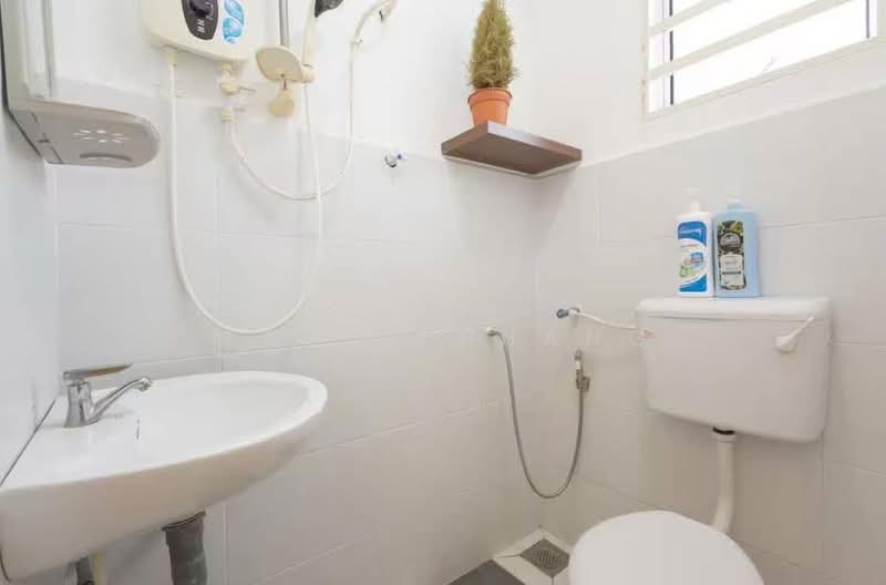 1-storey Terraced House for Rent in Kampung Pasir Pinji Baru (Ipoh) - Mandy Phang - Bathroom - PropertyGuru.com.my