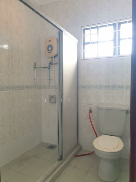 Semi-Detached House for Sale in Bukit Rahman Putra (Sungai Buloh) - Alicia Soo - Bathroom - PropertyGuru.com.my