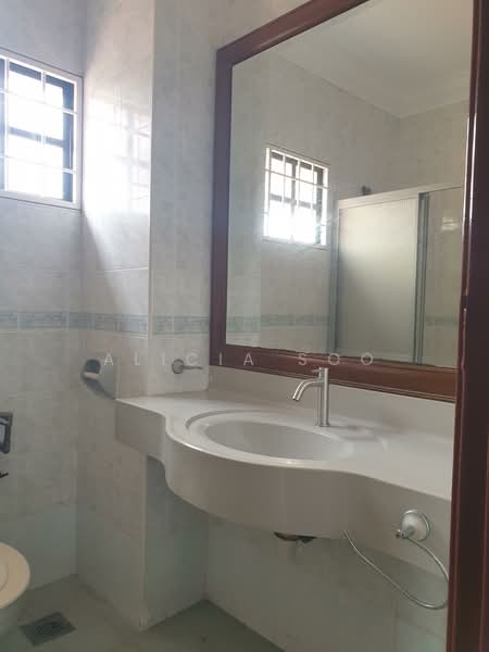 Semi-Detached House for Sale in Bukit Rahman Putra (Sungai Buloh) - Alicia Soo - Bathroom - PropertyGuru.com.my