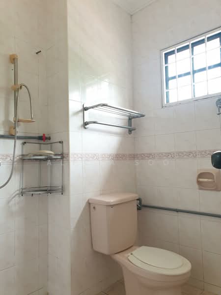 Semi-Detached House for Sale in Bukit Rahman Putra (Sungai Buloh) - Alicia Soo - Bathroom - PropertyGuru.com.my
