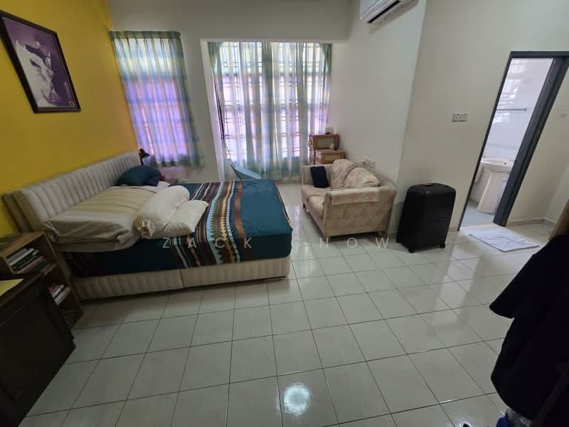 Rumah Teres 2 Tingkat untuk Dijual di Taman Desa Cemerlang (Ulu Tiram) - Zack Chow - Bedroom - PropertyGuru.com.my