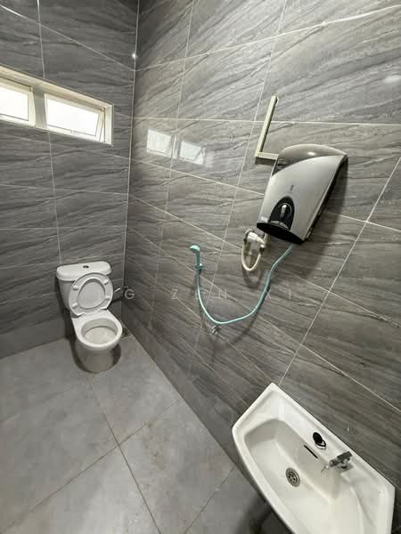 2-storey Terraced House for Sale in Taman Ungku Tun Aminah (Skudai) - NG ZEN XI - Bathroom - PropertyGuru.com.my