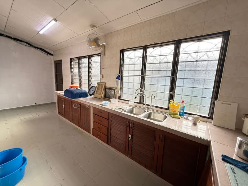 1-storey Terraced House for Sale in Taman Johor Jaya (Johor Bahru) - Grace Lau - Kitchen - PropertyGuru.com.my