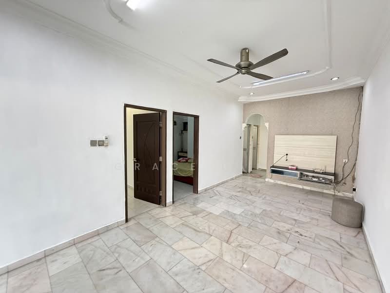 1-storey Terraced House for Sale in Taman Johor Jaya (Johor Bahru) - Grace Lau - Living Room - PropertyGuru.com.my