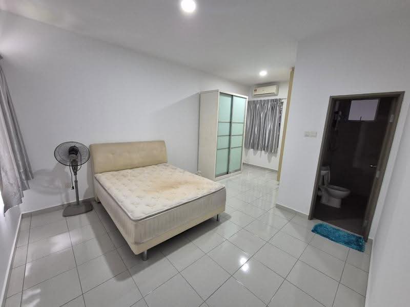 Kediaman Servis untuk Dijual di Residensi Setia Impian - Teris Tee - Bedroom - PropertyGuru.com.my