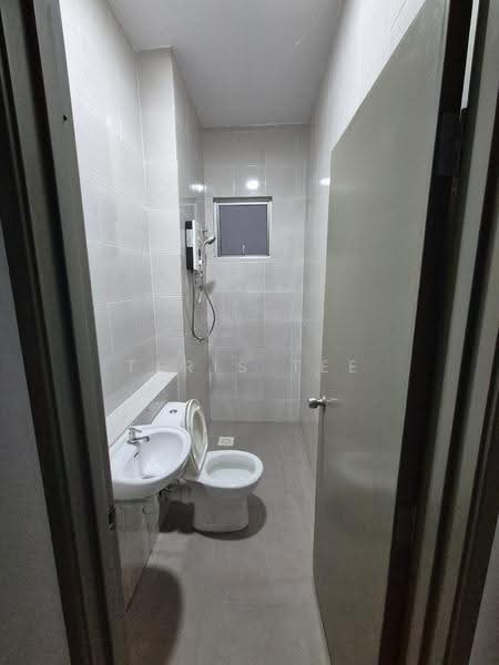 Kediaman Servis untuk Dijual di Residensi Setia Impian - Teris Tee - Bathroom - PropertyGuru.com.my