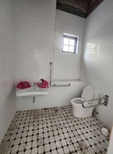 Kedai untuk Disewa di George Town (Penang) - Ng Jit Sin - Bathroom - PropertyGuru.com.my