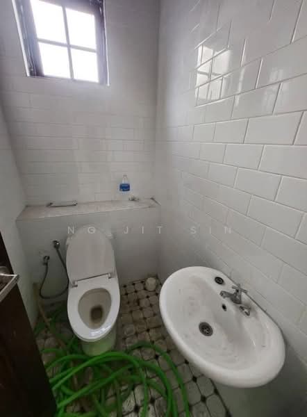 Kedai untuk Disewa di George Town (Penang) - Ng Jit Sin - Bathroom - PropertyGuru.com.my