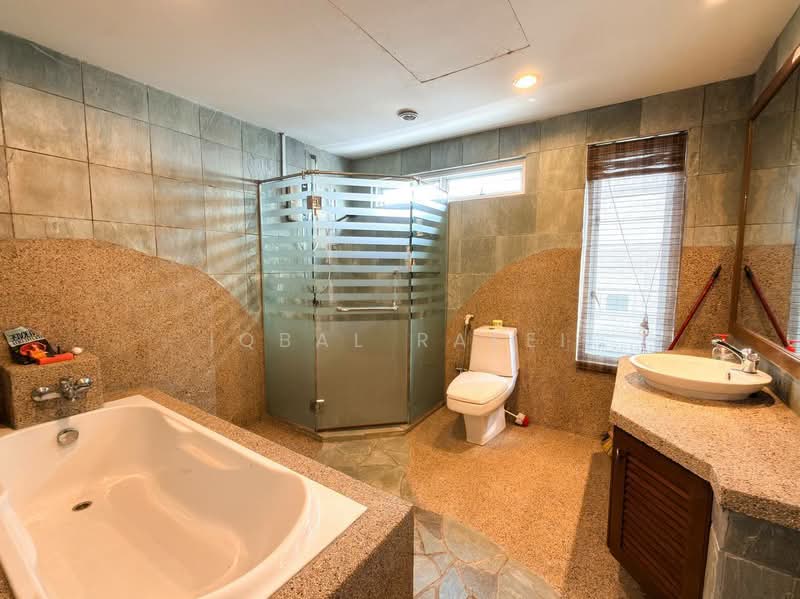 2.5-storey Terraced House for Sale in Bangsar (Kuala Lumpur) - Iqbal Rafei - Bathroom - PropertyGuru.com.my