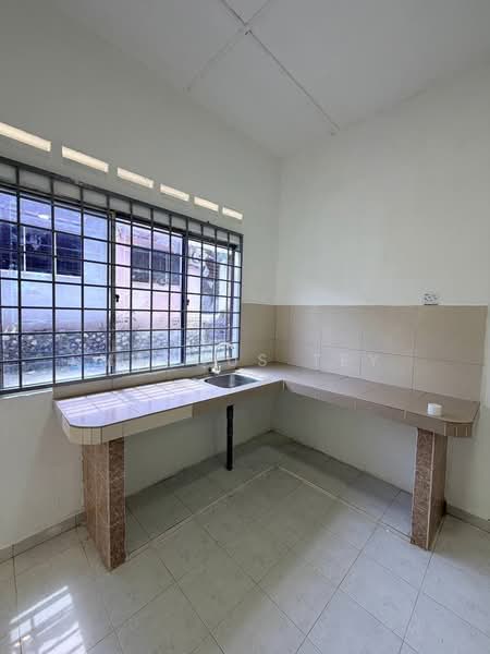 Rumah Teres 1 Tingkat untuk Dijual di Kota Masai (Pasir Gudang) - Marcus Tey - Kitchen - PropertyGuru.com.my