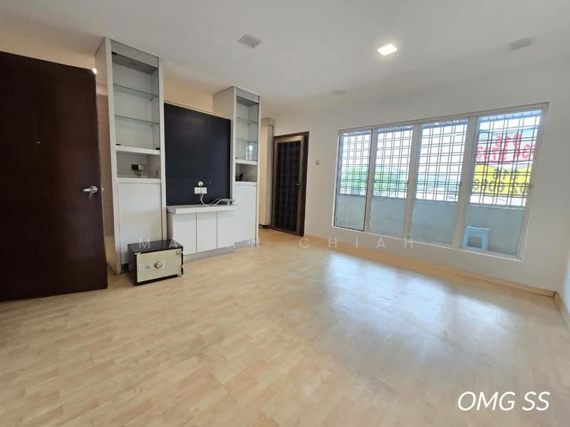 2.5-storey Terraced House for Sale in Taman Eng Ann (Klang) - Mason Chiah - Living Room - PropertyGuru.com.my