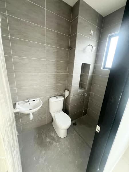 Rumah Teres 2 Tingkat untuk Dijual di Mutiara Rini (Skudai) - NG ZEN XI - Bathroom - PropertyGuru.com.my