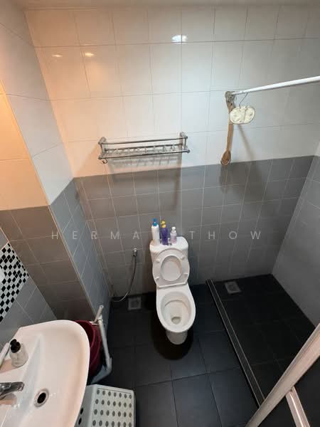 Apartment for Sale at Bougainvilla - Herman Thow - Bathroom - PropertyGuru.com.my