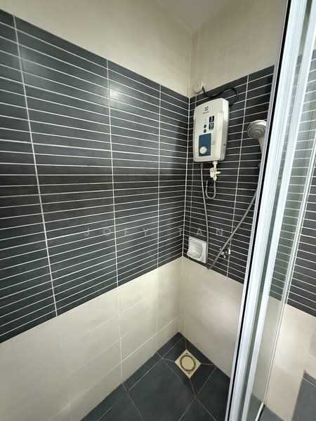 Condominium for Rent at Savanna Condominium - Joey Tan - Bathroom - PropertyGuru.com.my
