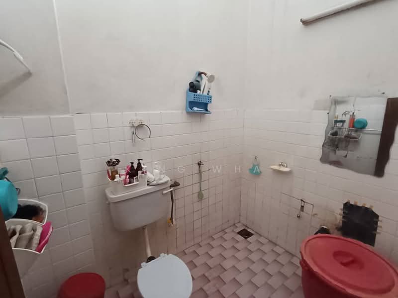 Rumah Teres 2 Tingkat untuk Dijual di Ulu Kelang (Kuala Lumpur) - King Wha - Bathroom - PropertyGuru.com.my