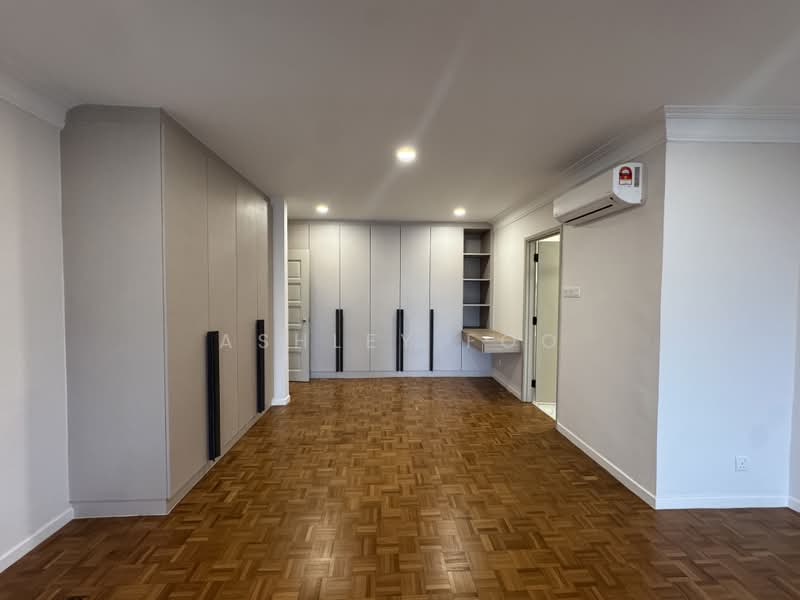 Condominium for Rent at Merak Kayangan Court - Ashley Foo - Master Bedroom walk -in-wardrobe - PropertyGuru.com.my
