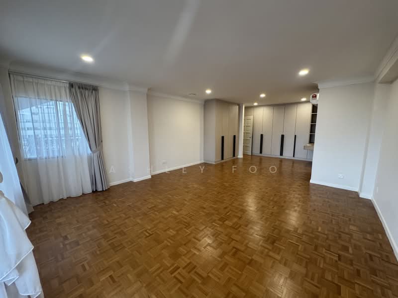 Condominium for Rent at Merak Kayangan Court - Ashley Foo - Master Bedroom walk-in-wardrobe - PropertyGuru.com.my