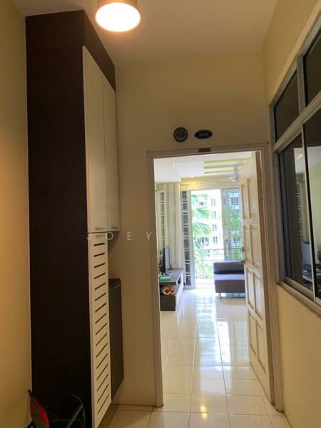 Kondominium untuk Dijual di Putra Place Condominium - Joey Teh - Living Room - PropertyGuru.com.my