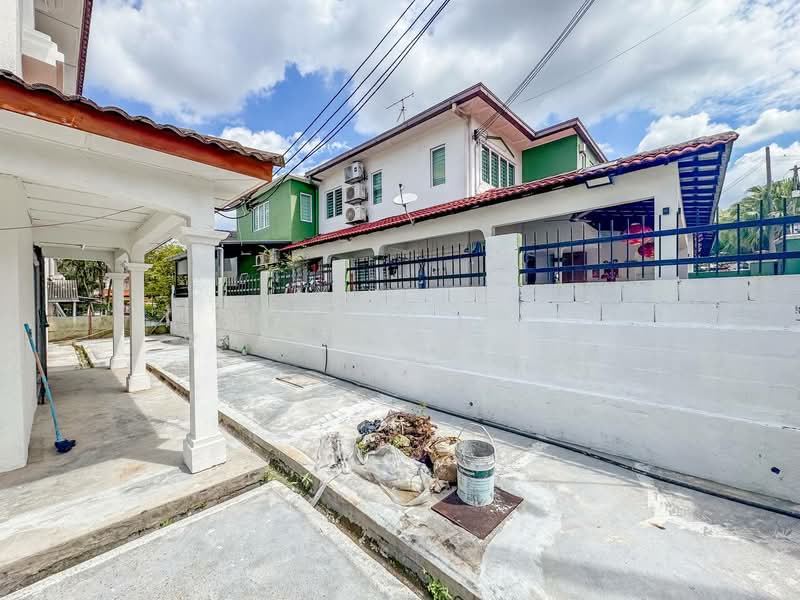 Rumah Berkembar untuk Dijual di Taman Taming Jaya (Balakong) - Syazue Wanie - Exterior - PropertyGuru.com.my