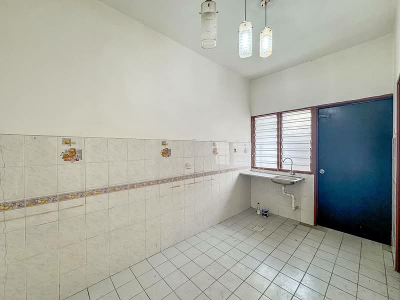 Rumah Berkembar untuk Dijual di Taman Taming Jaya (Balakong) - Syazue Wanie - Kitchen - PropertyGuru.com.my