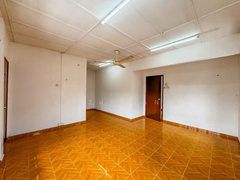 Rumah Berkembar untuk Dijual di Taman Taming Jaya (Balakong) - Syazue Wanie - Living Room - PropertyGuru.com.my
