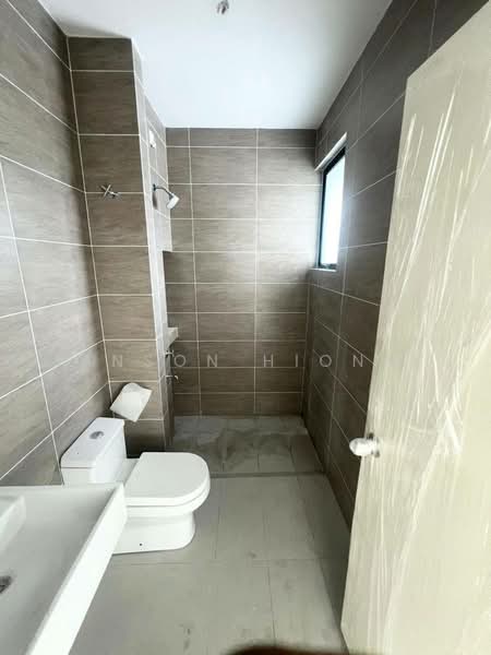 Terraced House for Sale in Mutiara Rini (Skudai) - Anson Hiong - Bathroom - PropertyGuru.com.my
